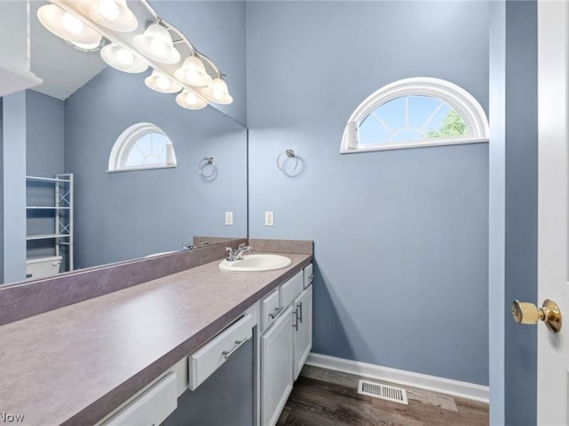 16093 Primrose Circle , Middleburg Heights, OH 44130 Photo 22