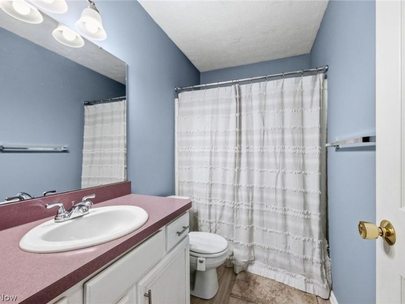 16093 Primrose Circle , Middleburg Heights, OH 44130 Photo 26