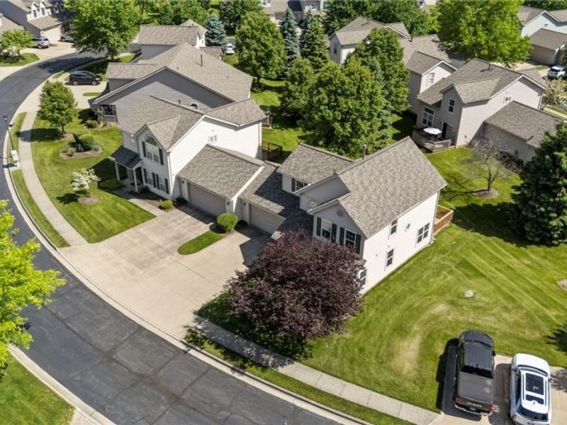 16093 Primrose Circle , Middleburg Heights, OH 44130 Photo 5