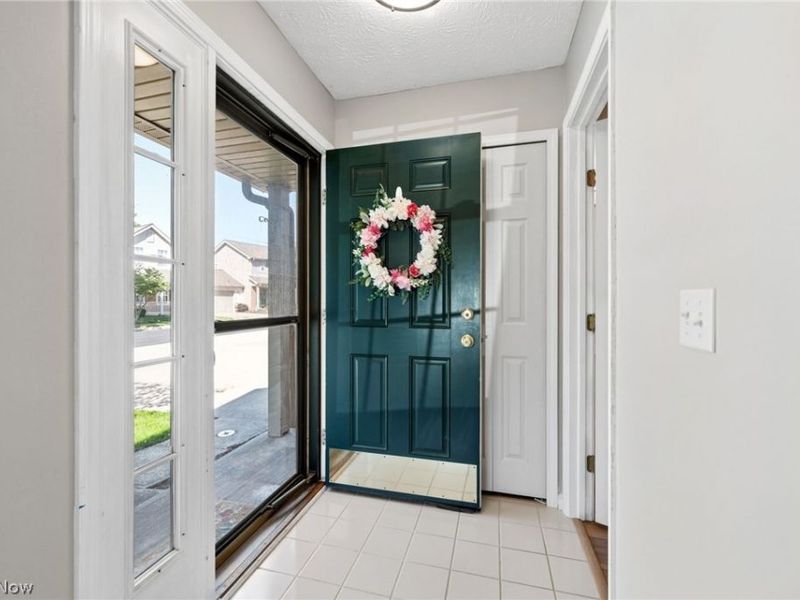 16093 Primrose Circle , Middleburg Heights, OH 44130 Photo 7