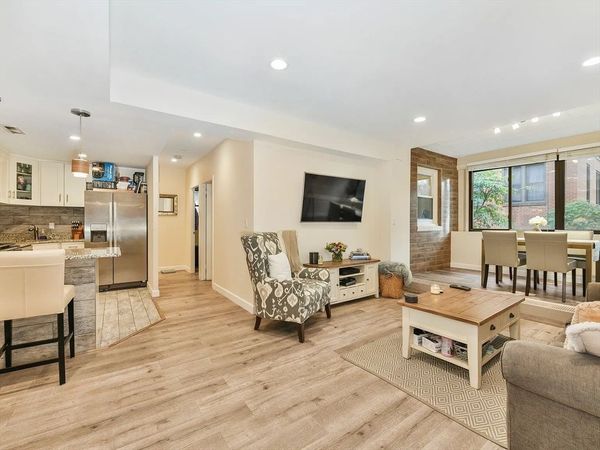 18 Juniper St, Unit 47, Brookline, MA 02445