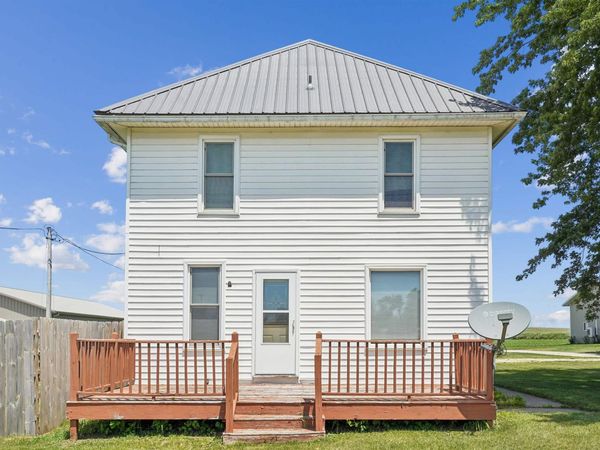 201 9th St. N. , Quasqueton, IA 52326