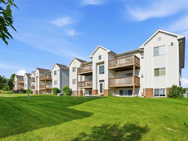 4611 1st Ave SW, Unit 10, Cedar Rapids, IA 52404