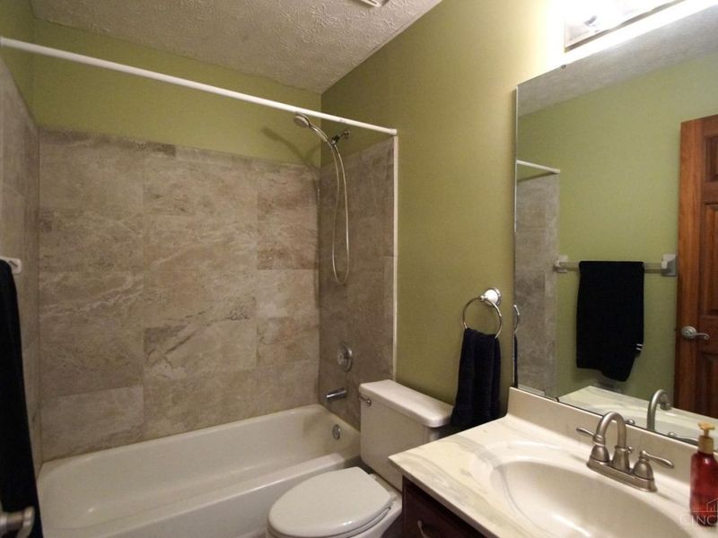 6291 Ashbourne Place, Green Township, OH 45233 Photo 14