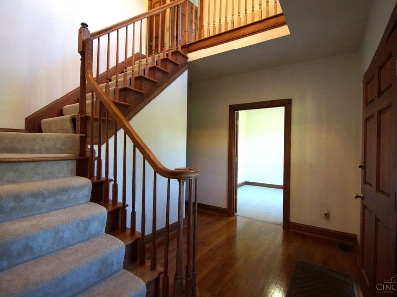 6291 Ashbourne Place, Green Township, OH 45233 Photo 3