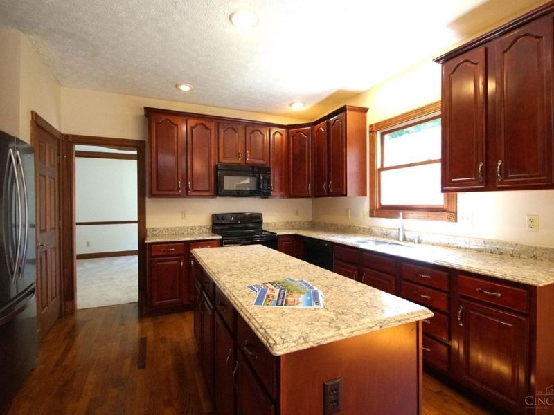 6291 Ashbourne Place, Green Township, OH 45233 Photo 8