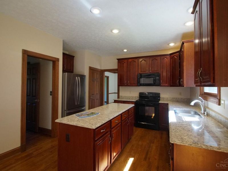 6291 Ashbourne Place, Green Township, OH 45233 Photo 9