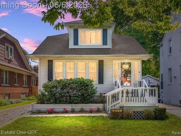 957 Fisher Road, Grosse Pointe, MI 48230
