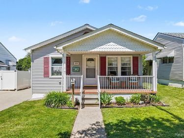3270 Charles Street , Trenton, MI 48183