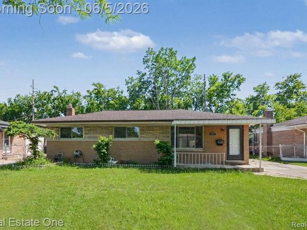 2510 Lincoln Drive, Warren, MI 48092