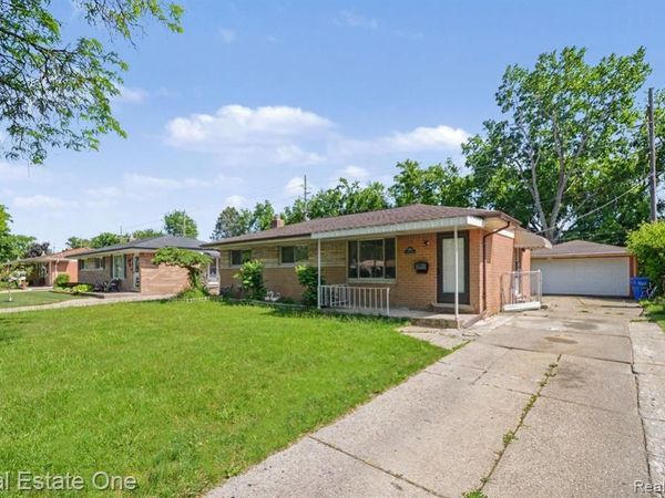 2510 Lincoln Drive, Warren, MI 48092