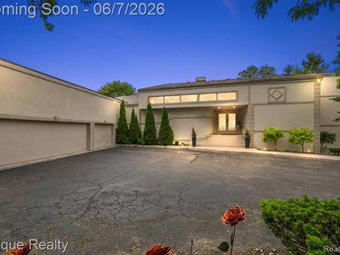 1848 Golf Ridge Drive S, Bloomfield Hills, MI 48302