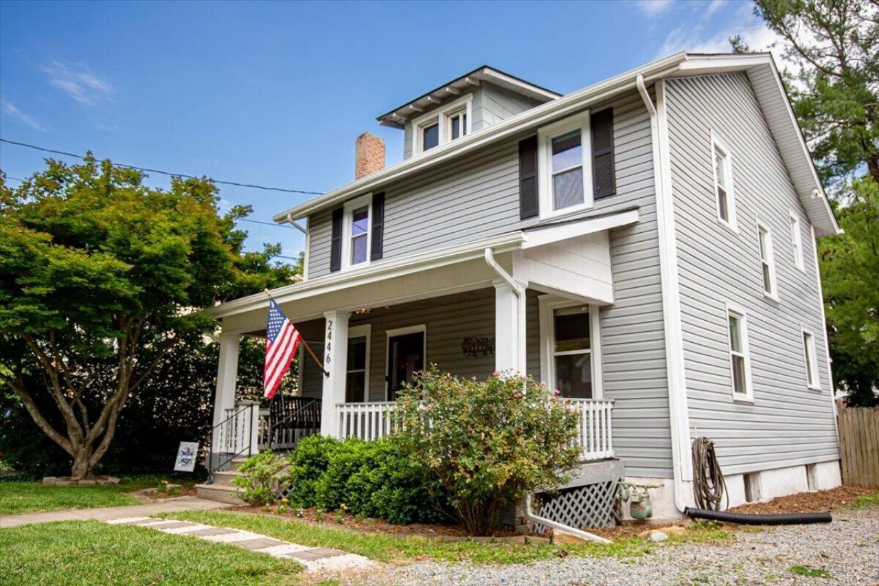2446 Montvale Rd Sw, Roanoke, VA 24015 Main Photo