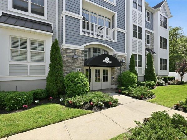 15103 Aspenwood Drive , Plainview, NY 11803