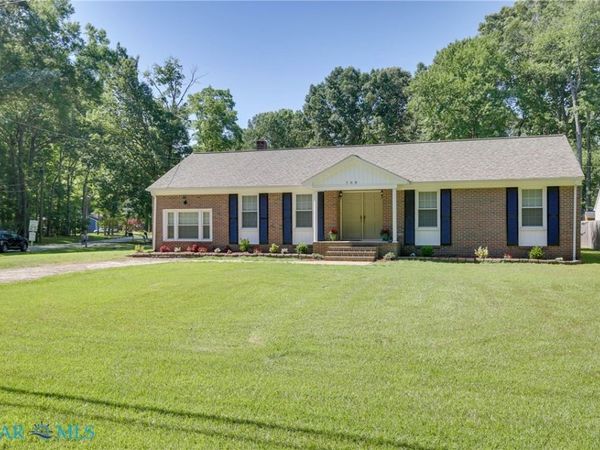 708 Seaford Road , Seaford, VA 23696