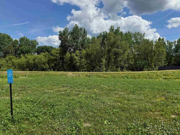 7545 California Love Trail, Middleton, WI 53562