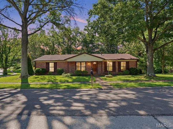 4902 Brunston Drive , St Louis, MO 63128