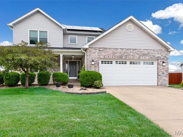 138 Emerald Way E, Granite City, IL 62040