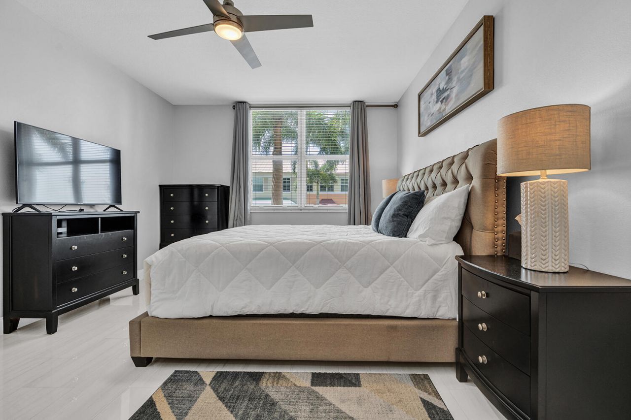 802 W Windward Way, Unit 217, Lantana, FL 33462 Photo