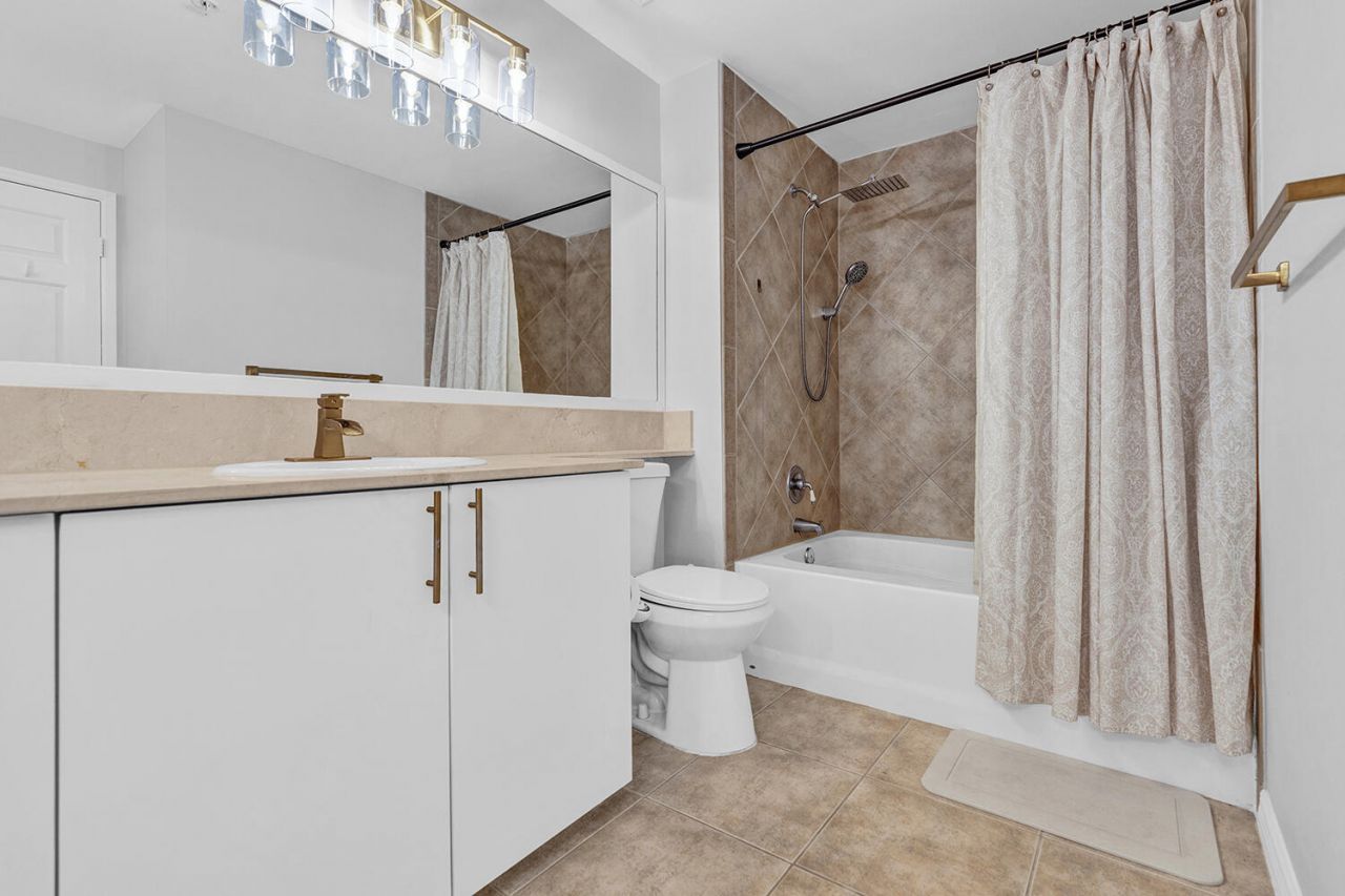 802 W Windward Way, Unit 217, Lantana, FL 33462 Photo