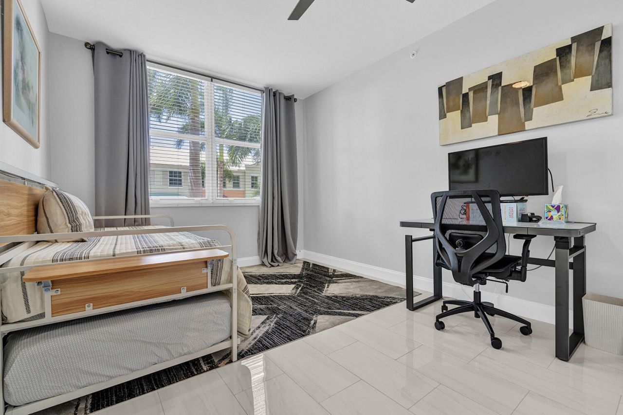 802 W Windward Way, Unit 217, Lantana, FL 33462 Photo