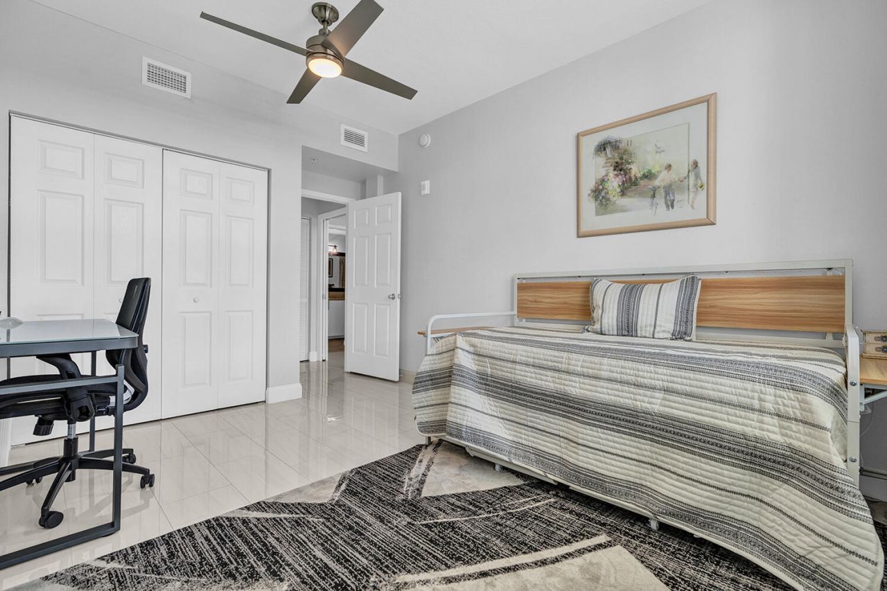 802 W Windward Way, Unit 217, Lantana, FL 33462 Photo