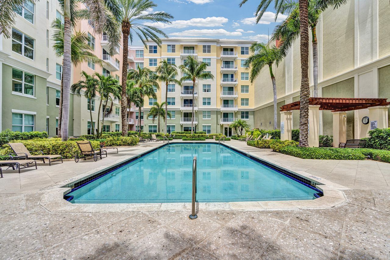 802 W Windward Way, Unit 217, Lantana, FL 33462 Photo