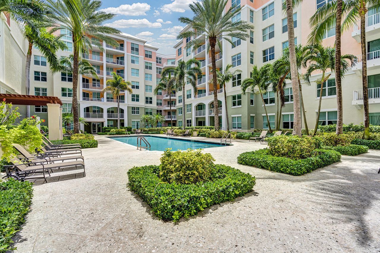 802 W Windward Way, Unit 217, Lantana, FL 33462 Photo