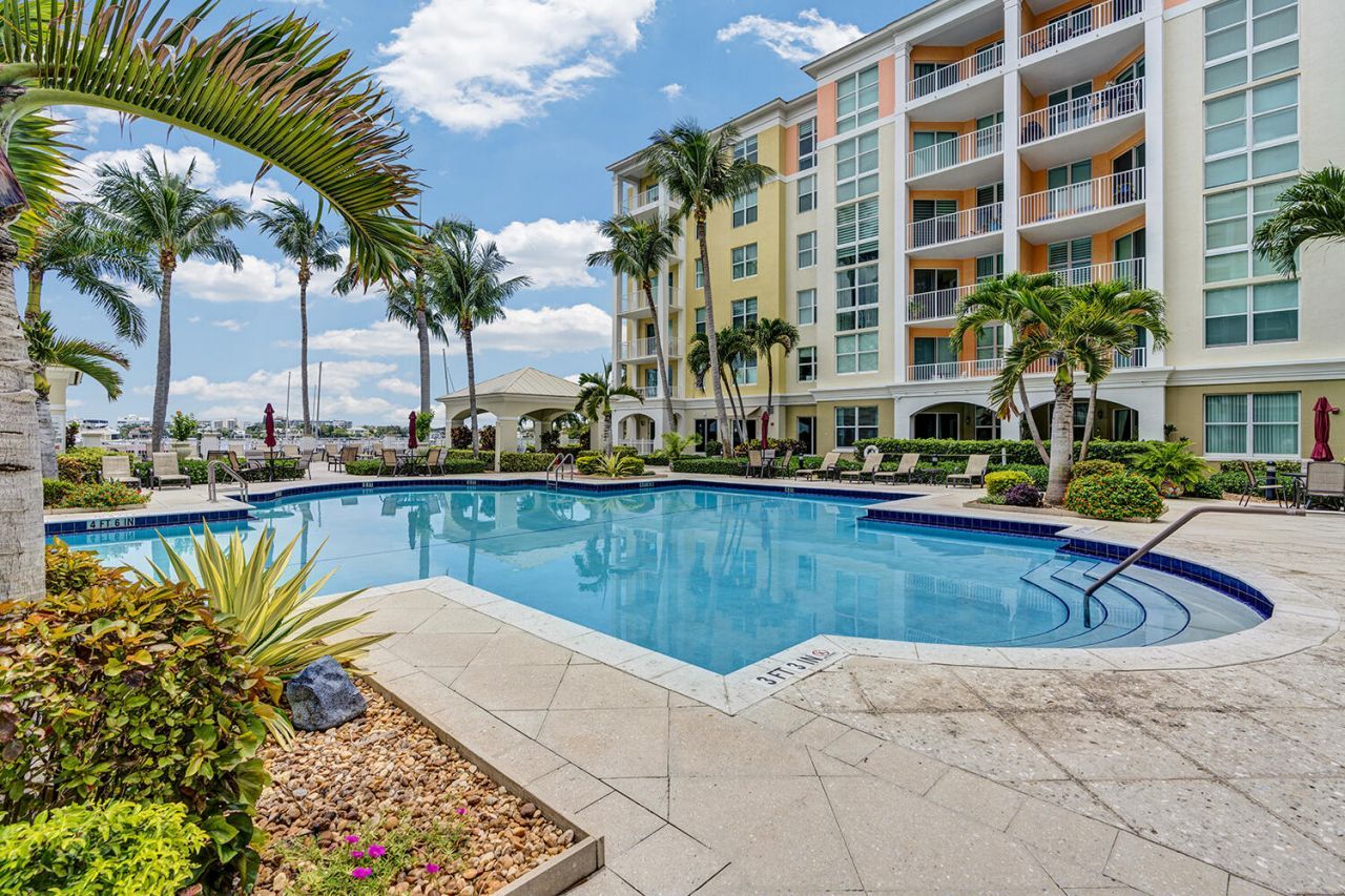 802 W Windward Way, Unit 217, Lantana, FL 33462 Photo