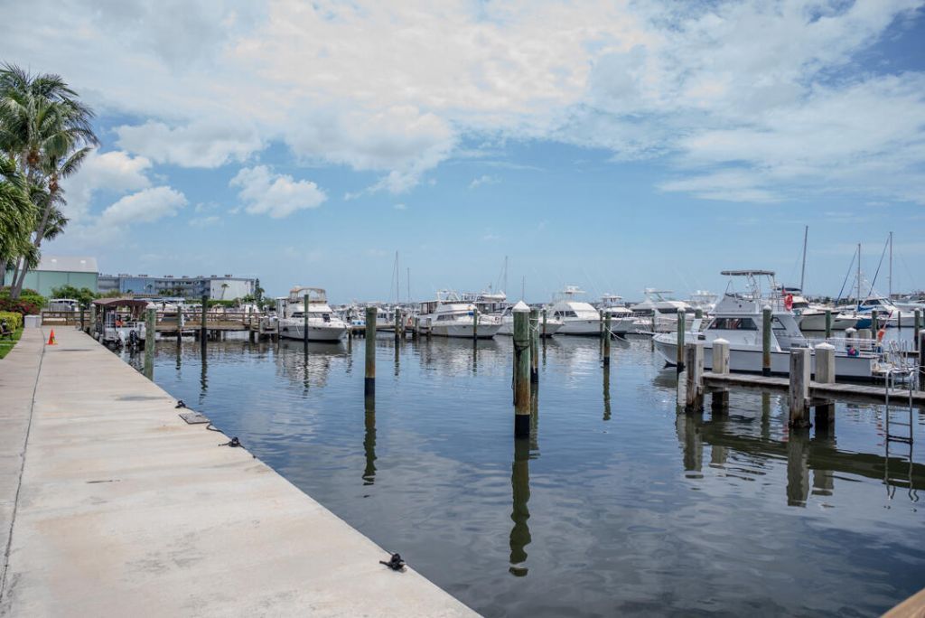 802 W Windward Way, Unit 217, Lantana, FL 33462 Photo