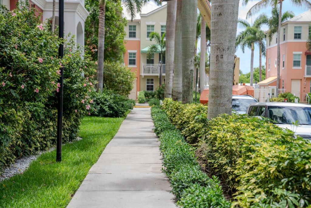 802 W Windward Way, Unit 217, Lantana, FL 33462 Photo