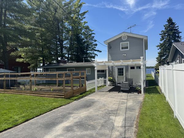 1985 1st Street, St. Helen, MI 48656