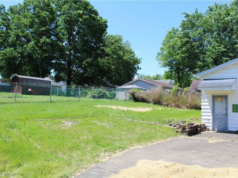 649 Standish Street NW, Massillon, OH 44647 Photo 11