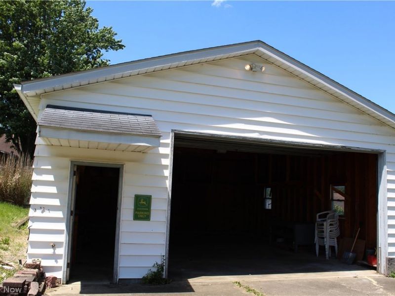 649 Standish Street NW, Massillon, OH 44647 Photo 5