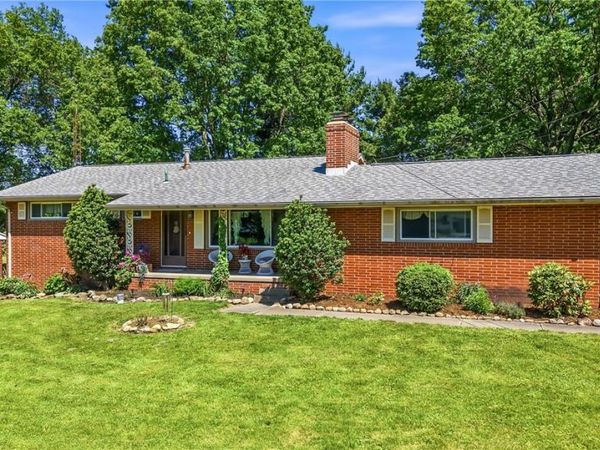 6127 Columbus Road NE, Louisville, OH 44641
