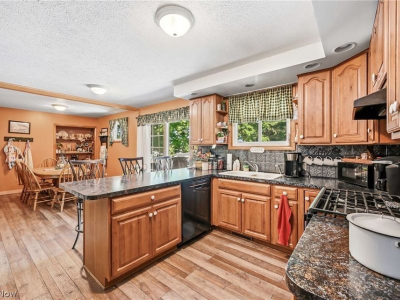 6127 Columbus Road NE, Louisville, OH 44641 Photo 10