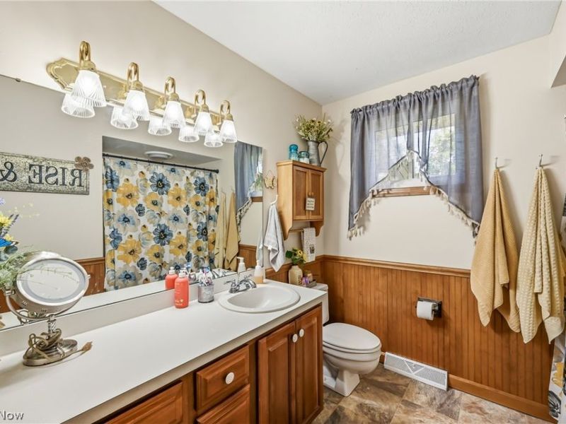 6127 Columbus Road NE, Louisville, OH 44641 Photo 20