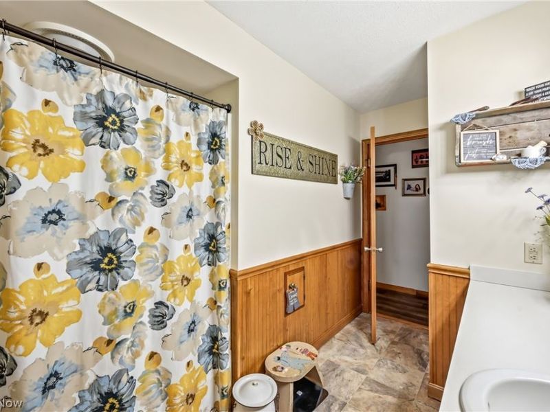 6127 Columbus Road NE, Louisville, OH 44641 Photo 21