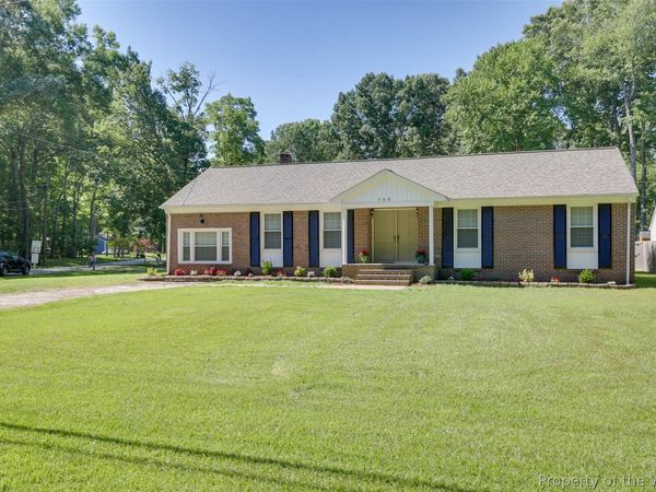 708 Seaford Road , Seaford, VA 23696
