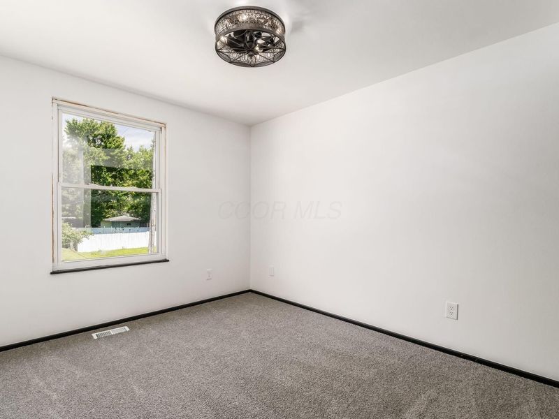5017 Silverton Drive, Columbus, OH 43232 Photo 31
