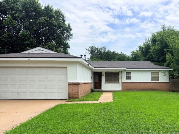 5027 N Utica Place , Tulsa, OK 74130