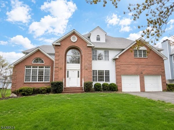11 Alexandria Dr, East Hanover, NJ 07936