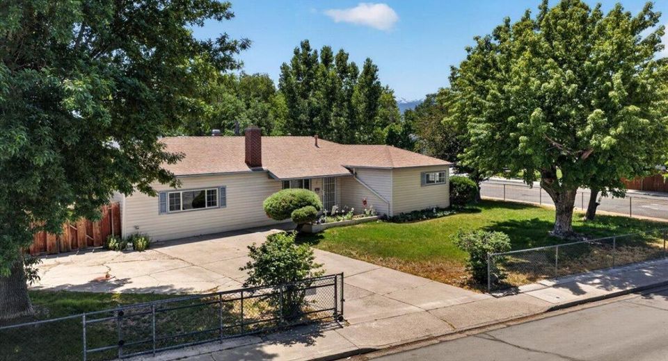 7 E I Street, Sparks, NV 89431 Photo