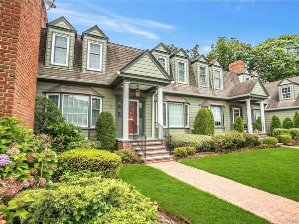 22 Duke Of Gloucest , Manhasset, NY 11030