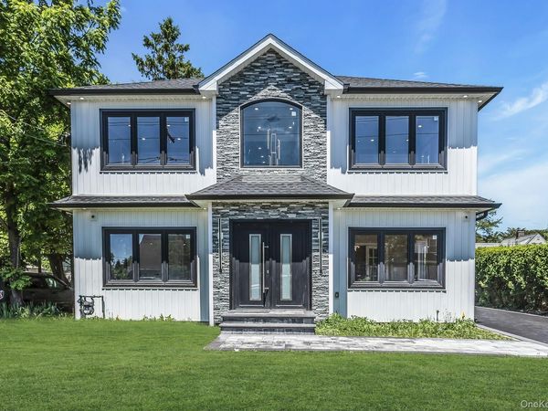 118 W Cherry Street, Hicksville, NY 11801