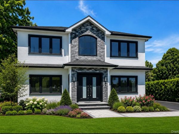 118 W Cherry Street, Hicksville, NY 11801