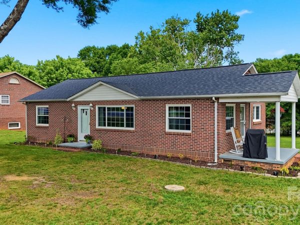 3526 16th Street NE, Hickory, NC 28601