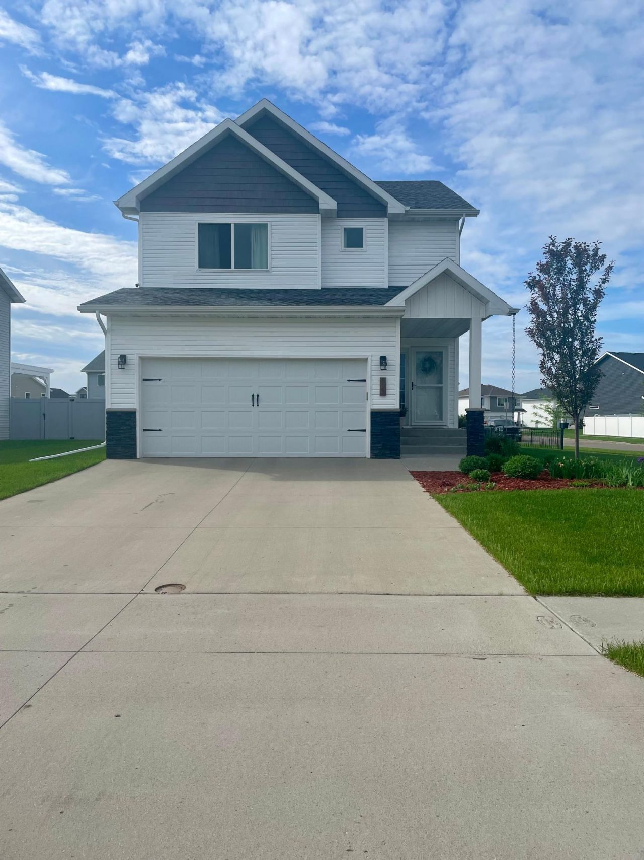 833 Cathy Drive W, West Fargo, ND 58078 Main Photo