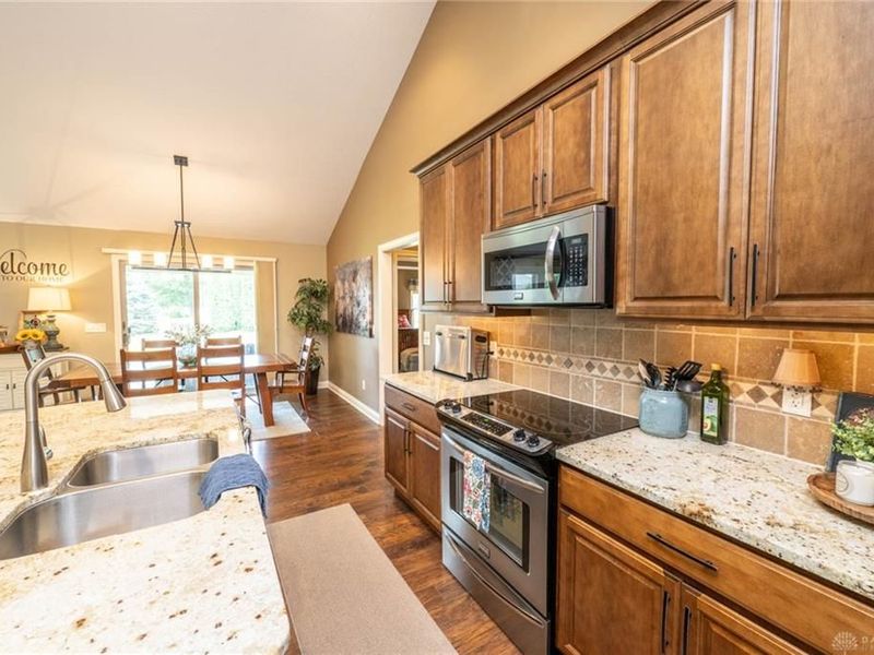 1250 Daylily Way, Tipp City, OH 45373 Photo 10