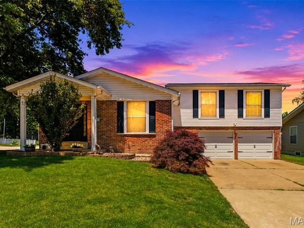 35 Julie Lane , St Peters, MO 63376